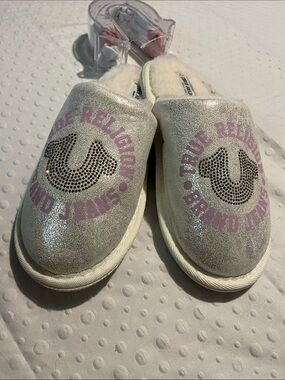 True Religion Silver Glitter Girls' Slip-On Slippers with Pink Logo